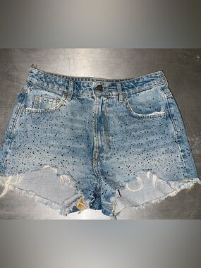 Used women’s Zara Denim Shorts with Stud Embellishments. Size 6